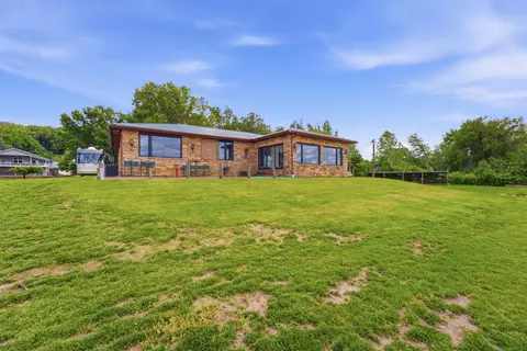 Exterior - 1501 State Ave, Hampton, IL 61256 photo 4 of 5