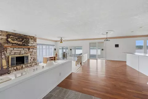 Living - 1501 State Ave, Hampton, IL 61256 photo 1 of 6