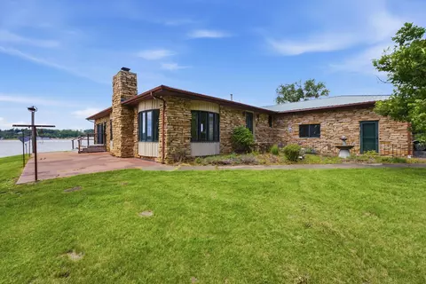 Exterior - 1501 State Ave, Hampton, IL 61256 photo 2 of 5
