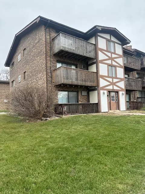 3682 W 119th St #203B, Alsip, IL 60803