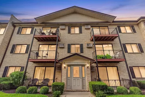 5151 N East River Rd #332D, Chicago, IL 60656