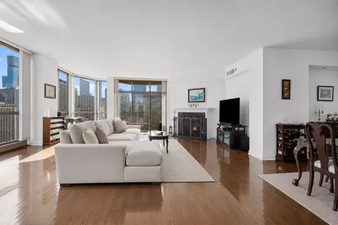 Living - 21 E Huron St #2803, Chicago, IL 60611 photo 2 of 3