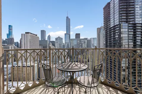 Exterior - 21 E Huron St #2803, Chicago, IL 60611 photo 2 of 6