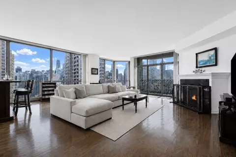 Living - 21 E Huron St #2803, Chicago, IL 60611 photo 1 of 3