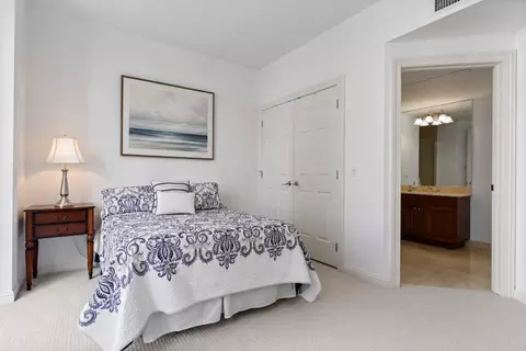 Bedroom - 21 E Huron St #2803, Chicago, IL 60611 photo 3 of 5