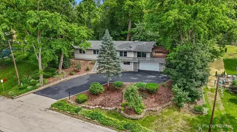 109 Wood Dr, Algonquin, IL 60102
