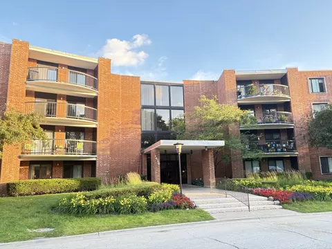 1415 E Central Rd #203A, Arlington Heights, IL 60005