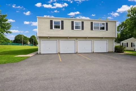 320 Joan Ct #D, Bartlett, IL 60103 photo 3