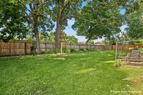 Exterior - 2494 Forest View Rd, Lindenhurst, IL 60046 photo 4 of 6
