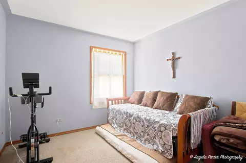 Bedroom - 2494 Forest View Rd, Lindenhurst, IL 60046 photo 1 of 4