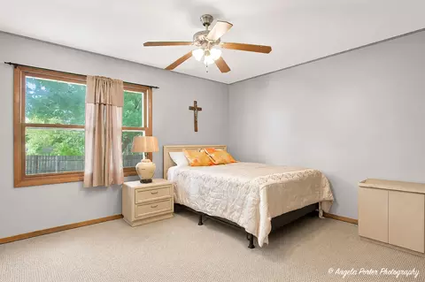 Bedroom - 2494 Forest View Rd, Lindenhurst, IL 60046 photo 3 of 4