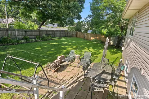 Exterior - 2494 Forest View Rd, Lindenhurst, IL 60046 photo 3 of 6
