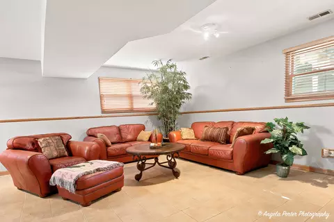 Living - 2494 Forest View Rd, Lindenhurst, IL 60046 photo 3 of 5
