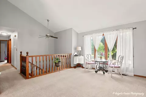 Living - 2494 Forest View Rd, Lindenhurst, IL 60046 photo 2 of 5