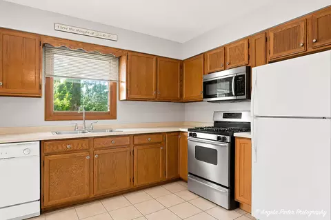 Kitchen - 2494 Forest View Rd, Lindenhurst, IL 60046 photo 2 of 3