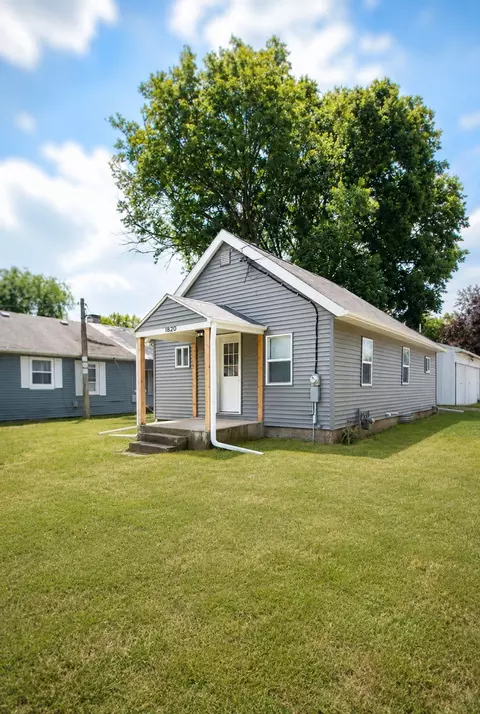 1820 W 9th St, Dixon, IL 61021 photo 1