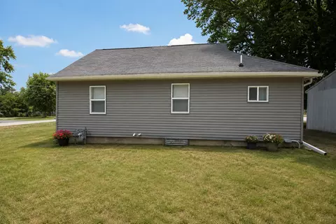 1820 W 9th St, Dixon, IL 61021 photo 3