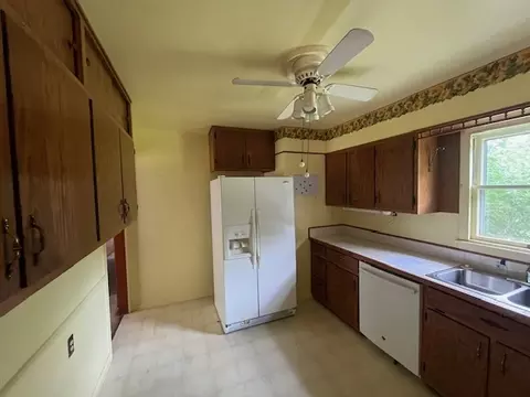 Kitchen - 41 Sadowski Ct, Decatur, IL 62521 photo 1 of 1
