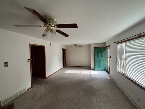 Living - 41 Sadowski Ct, Decatur, IL 62521 photo 2 of 2