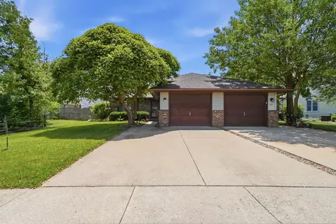 531 W Oak St, Coal City, IL 60416