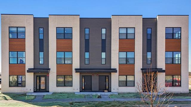 2220 Waters Edge Dr, Schaumburg, IL 60173