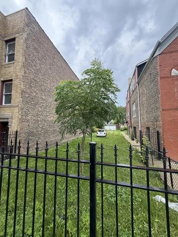 828 N Springfield Ave, Chicago, IL 60651