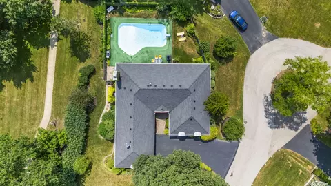 View/Area - 1 Oak Creek Rd, Rolling Meadows, IL 60008 photo 2 of 6