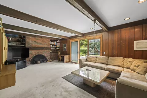 Living - 1 Oak Creek Rd, Rolling Meadows, IL 60008 photo 4 of 6