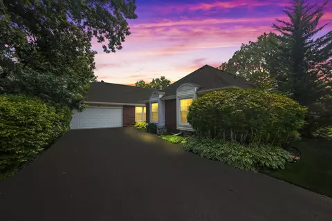 Exterior - 1 Oak Creek Rd, Rolling Meadows, IL 60008 photo 2 of 7