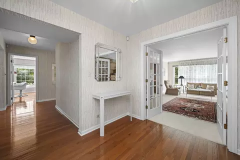 Entry Way - 1 Oak Creek Rd, Rolling Meadows, IL 60008 photo 1 of 1