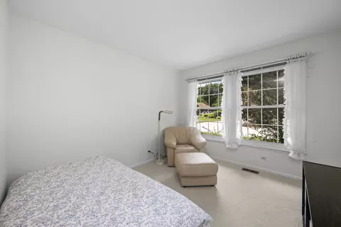 Bedroom - 1 Oak Creek Rd, Rolling Meadows, IL 60008 photo 4 of 5