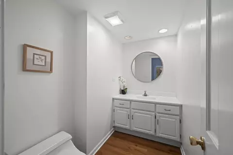 Bath - 1 Oak Creek Rd, Rolling Meadows, IL 60008 photo 1 of 3