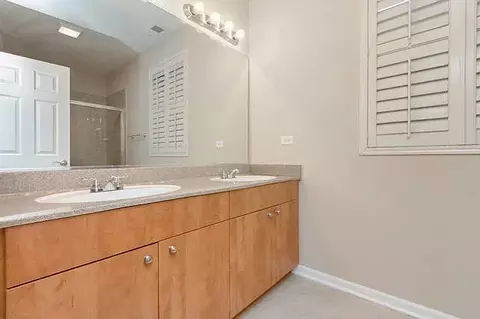 318 E 25th Pl #2E, Chicago, IL 60616 photo 10
