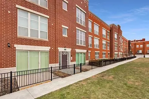 318 E 25th Pl #2E, Chicago, IL 60616 photo 1