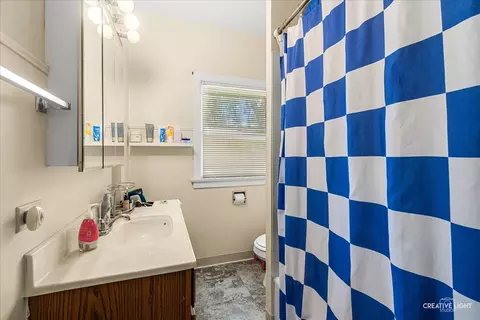 Bath - 384 E Chicago St, Elgin, IL 60120 photo 2 of 2