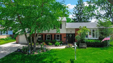 1449 E Joan Dr, Palatine, IL 60074