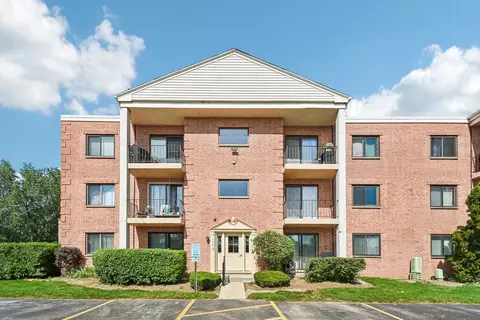 5403 Chateau Dr #4, Rolling Meadows, IL 60008 photo 1