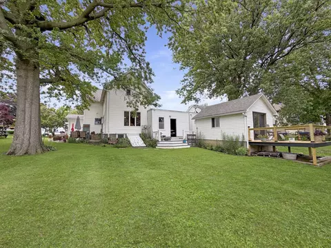 Exterior - 204 W Pearl St, Lanark, IL 61046 photo 10 of 11