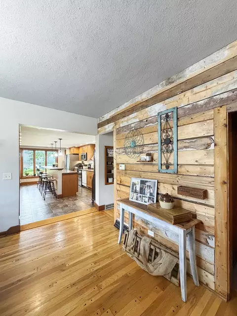 Entry Way - 204 W Pearl St, Lanark, IL 61046 photo 1 of 3