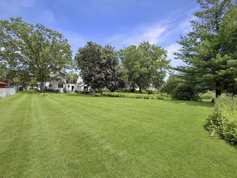 Exterior - 204 W Pearl St, Lanark, IL 61046 photo 8 of 11