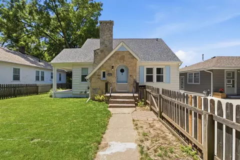 3744 12th St, Rock Island, IL 61201