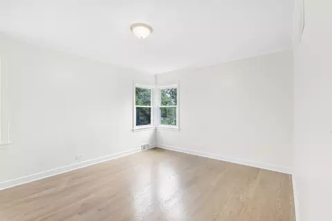155 Cornell Ave, Des Plaines, IL 60016 photo 13
