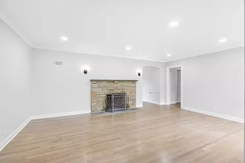 155 Cornell Ave, Des Plaines, IL 60016 photo 3