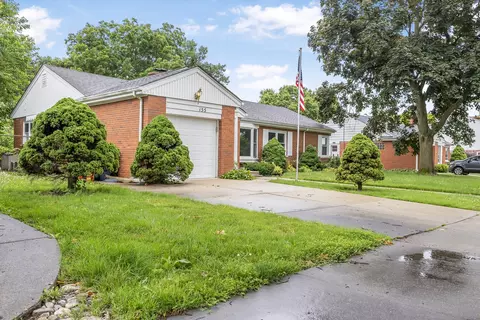 155 Cornell Ave, Des Plaines, IL 60016 photo 2