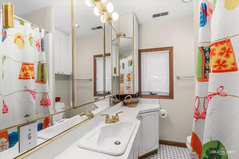 Bath - 386 E Chicago St, Elgin, IL 60120 photo 5 of 5
