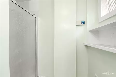 Bath - 386 E Chicago St, Elgin, IL 60120 photo 3 of 5