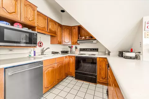 Kitchen - 386 E Chicago St, Elgin, IL 60120 photo 3 of 5