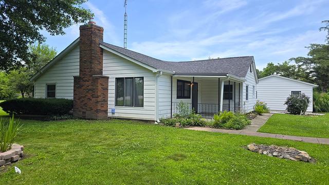 2769 Old 51 Rd, Sandoval, IL 62882