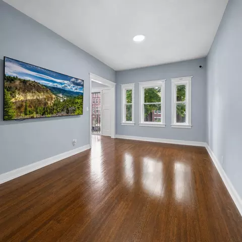 Living - 7005 S Eberhart Ave, Chicago, IL 60637 photo 2 of 3