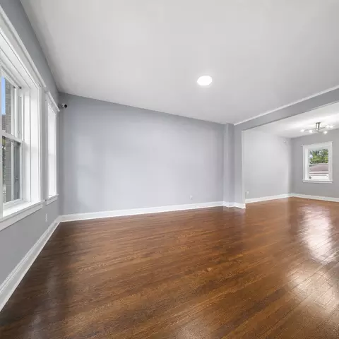 Living - 7005 S Eberhart Ave, Chicago, IL 60637 photo 1 of 3